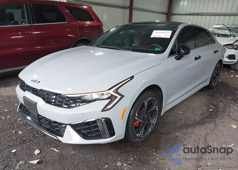 2025 Kia K5 Gt-Line z USA, uszkodzony, nr VIN KNAG64J79S5297577